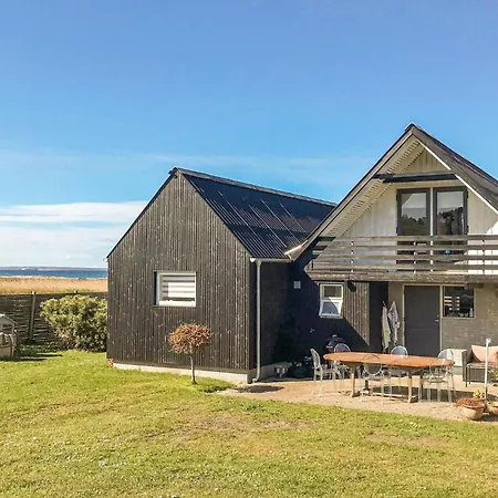 Dom wakacyjny Two-bedroom In