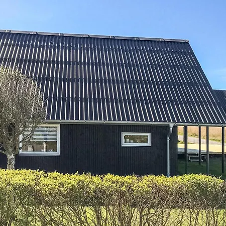 Two-bedroom In Dom wakacyjny *